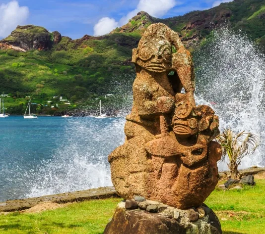 Les fameux tikis de Marquises © Tahiti Tourisme