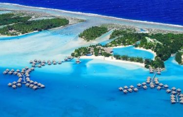 When to visit <i>The Islands of Tahiti</i> ?” width=”375″ height=”240″>    </picture>
                    </a>
    </div>
    <div class=