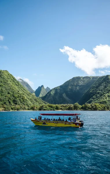 Boat trip to Tahiti © Ra'i Mao