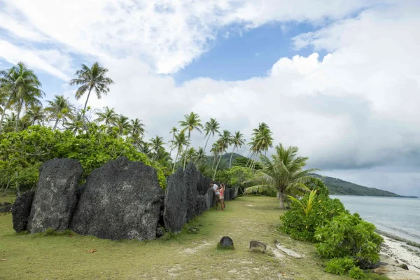 Marae Anini on the Huahine waterfront © Grégoire Le Bacon