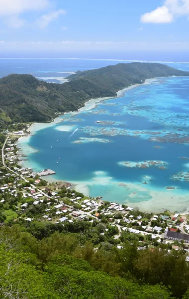 Rikitea village in Mangareva © Philippe Bacchet