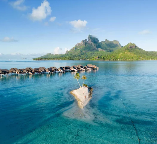 Bora Bora lagoon © Flying World Pictures