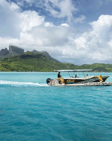 Boat on the lagoon of Bora Bora © Grégoire Le Bacon