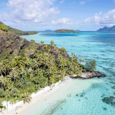 Akamaru island in the Gambier Islands © Tim McKenna