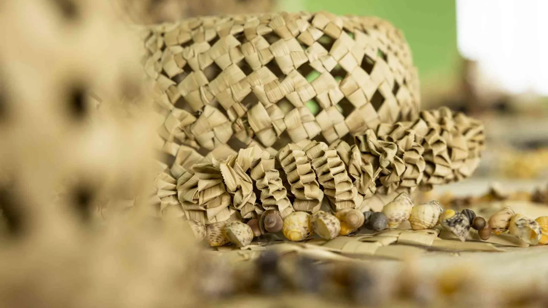 Hat made by Tubuai artisans© Grégoire Le Bacon