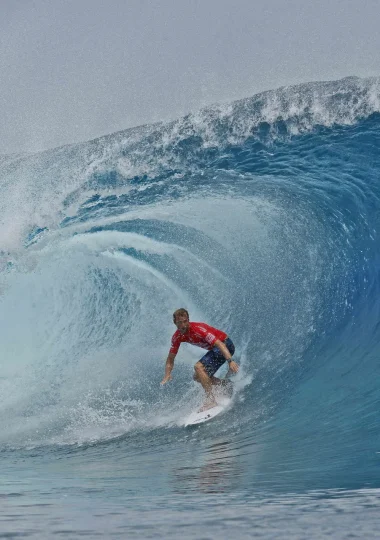 La mythique vague de Teahupo'o ©Steve Dickinson