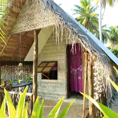 Bungalow in a small family hotel c Tahiti Tourisme